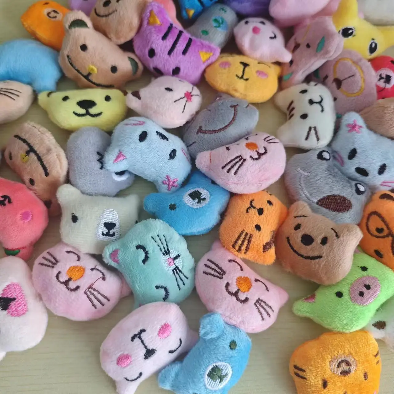 Claw Crane Machine - Mini süße Tier Plüsch Puppen 5-6